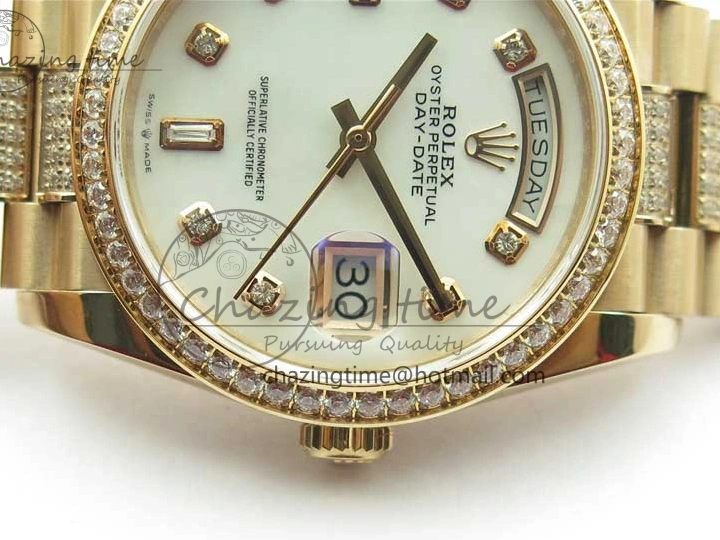 AAA Replica Watches on President A 2689 BP White ComfortFit Crystal Crystal Marker MOP RG Best Edition 128235 Dial Day-Date Bracelet RG 36mm 1218